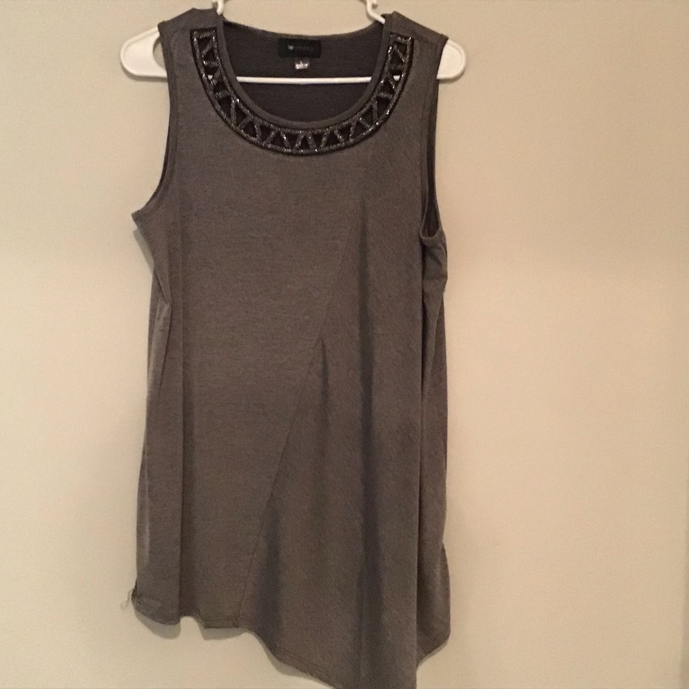 Cute asymmetrical AB top